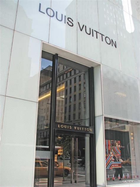 louis vuitton 5th ave hours|louis vuitton ny 5th.